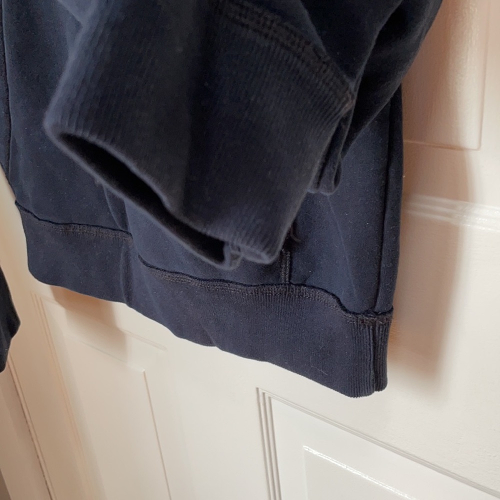 🎉HP🎉HOLLISTER Surf 🏄‍♂️ Team Boys Hoodie in Navy Blue with White accents! - Picture 6 of 11